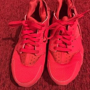 Red Nike Huraches